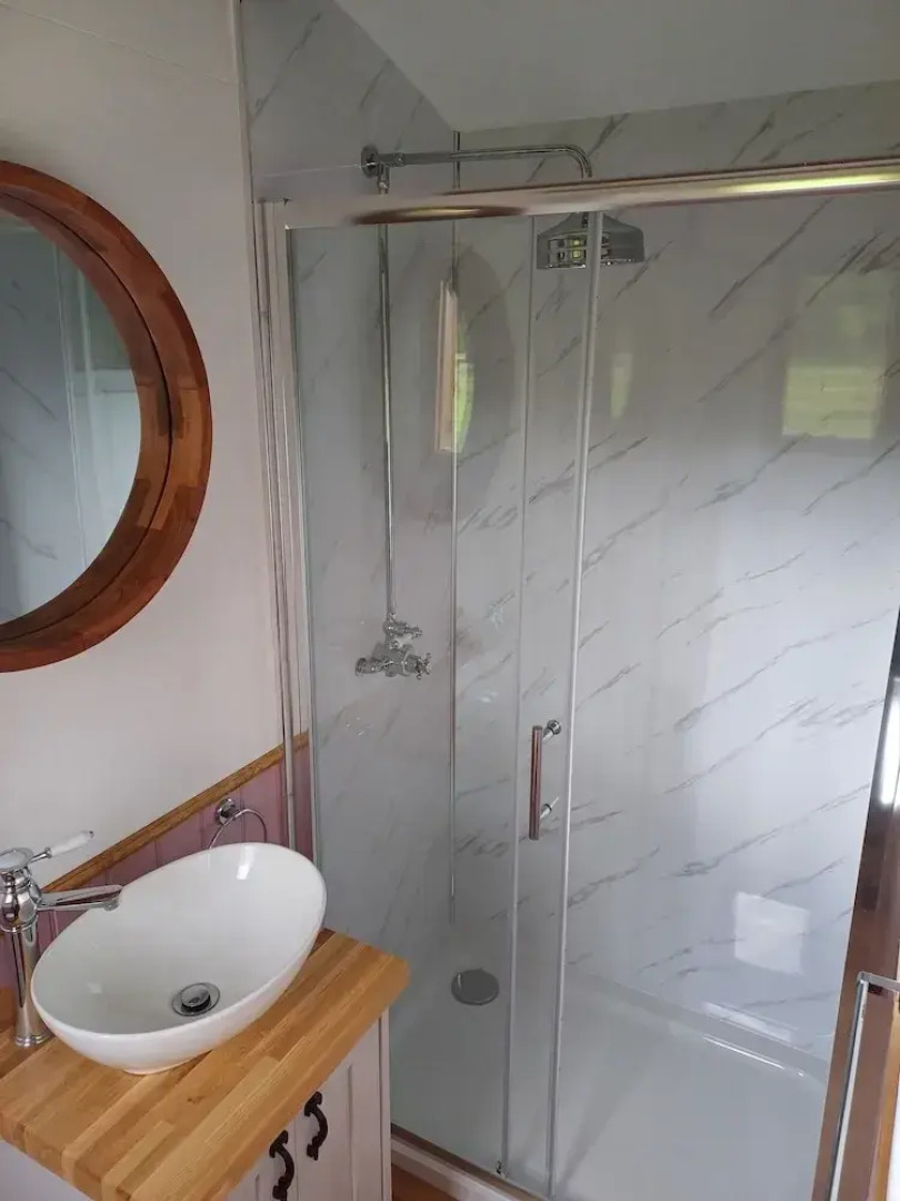 The Heartwood - Luxury Cabin Near York