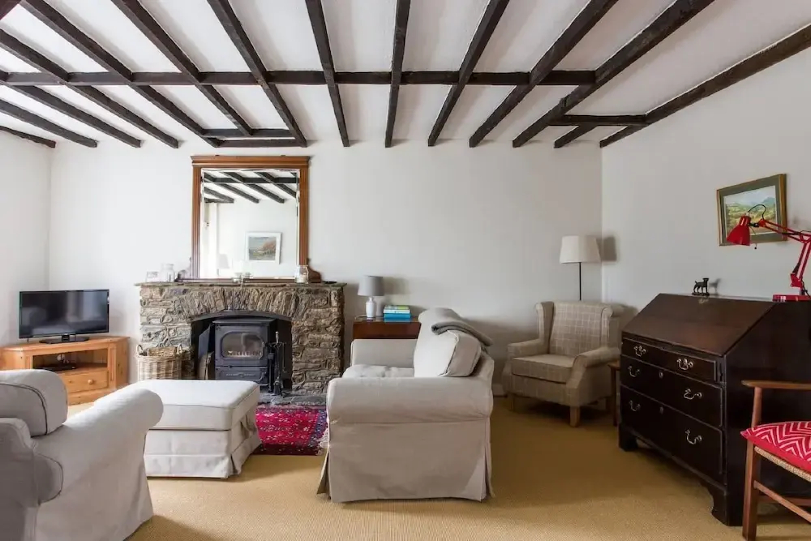 Simple Luxury in Brecon Beacons Village House