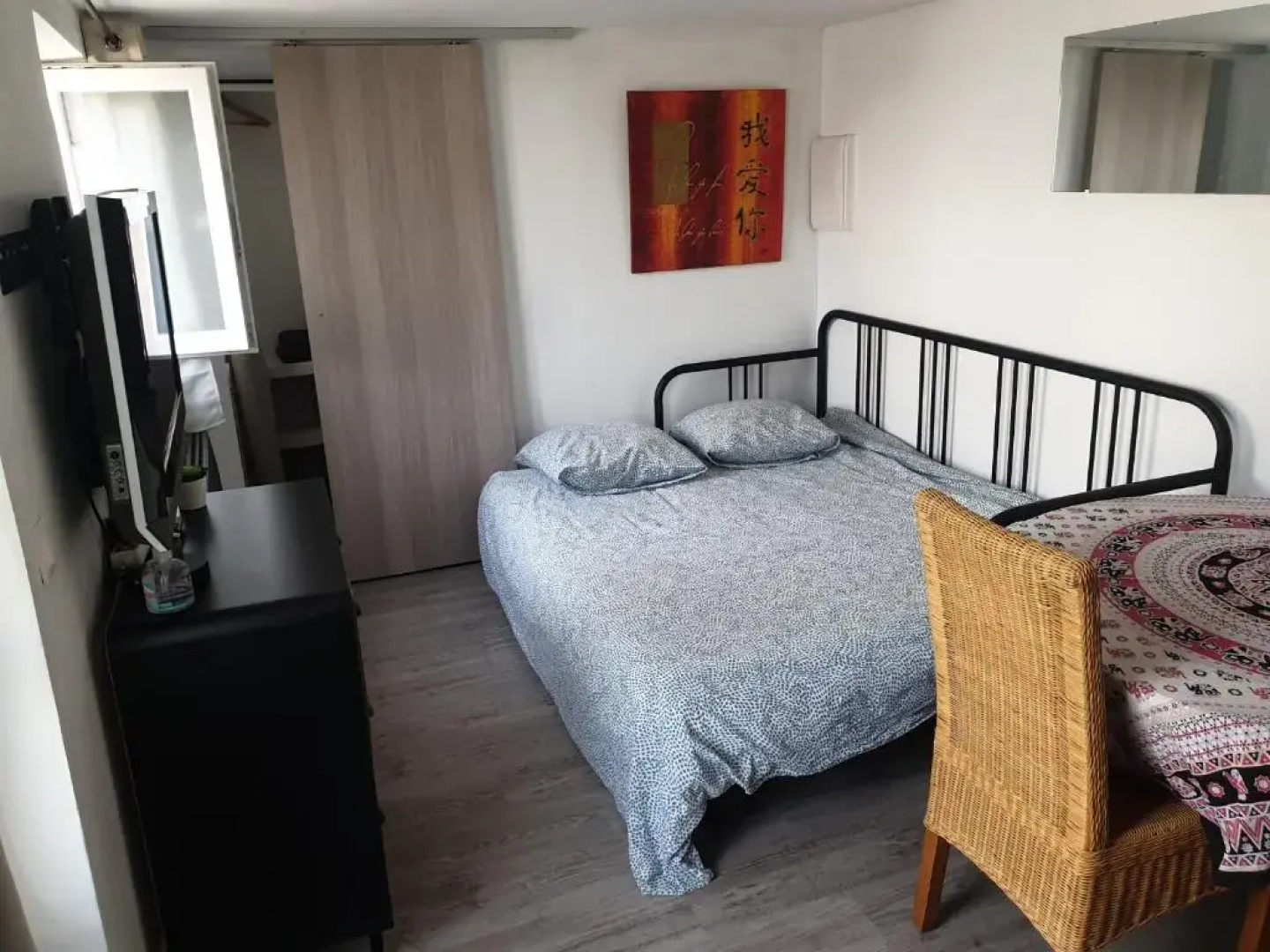 Studio quartier marais, terrasse rez de chaussée, jardin accessible, netflix