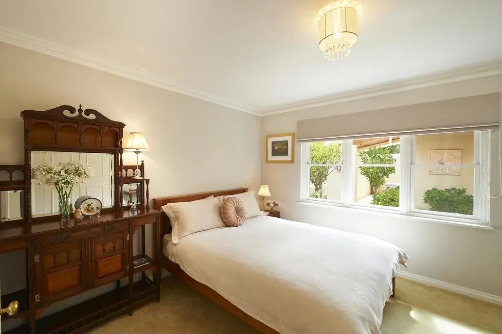 Karri House. Eat - Stay - Love