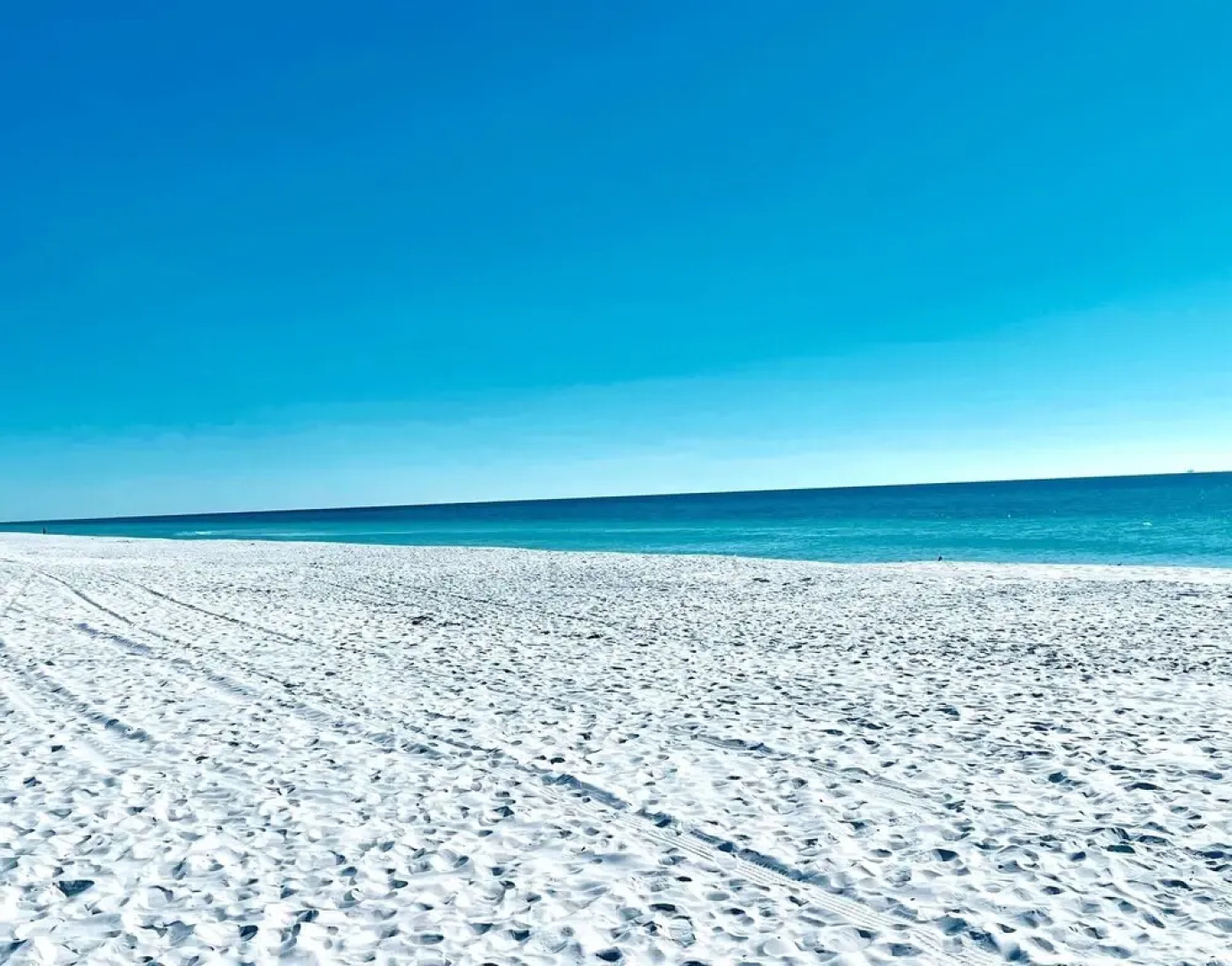 Sugar Beach Retreat 4 Bedroom Home by RedAwning