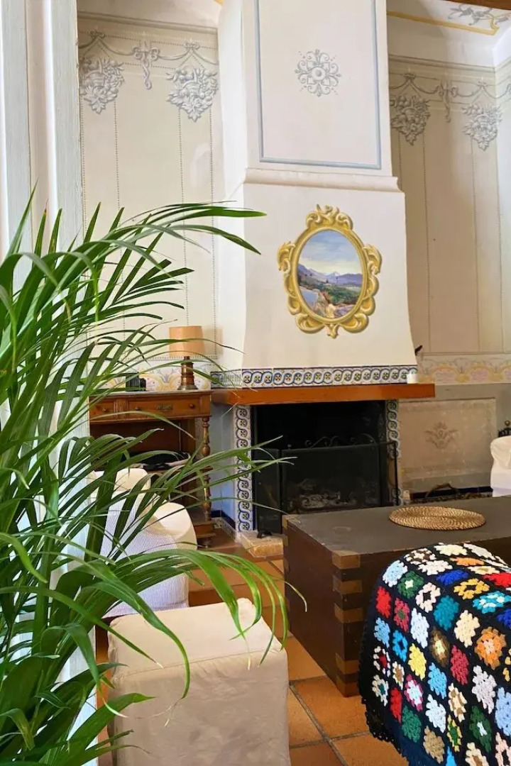 Room-orange Room Your Refuge of Tranqu