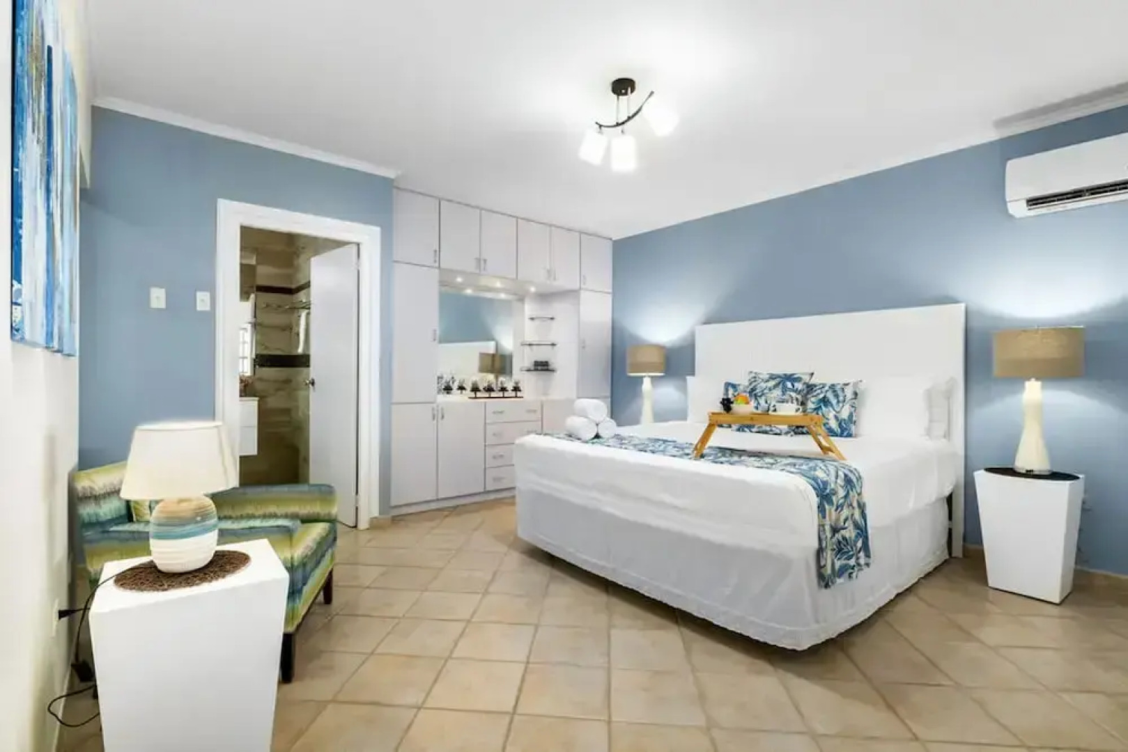 Remodeled 3br2ba Cozy Central Private Pool