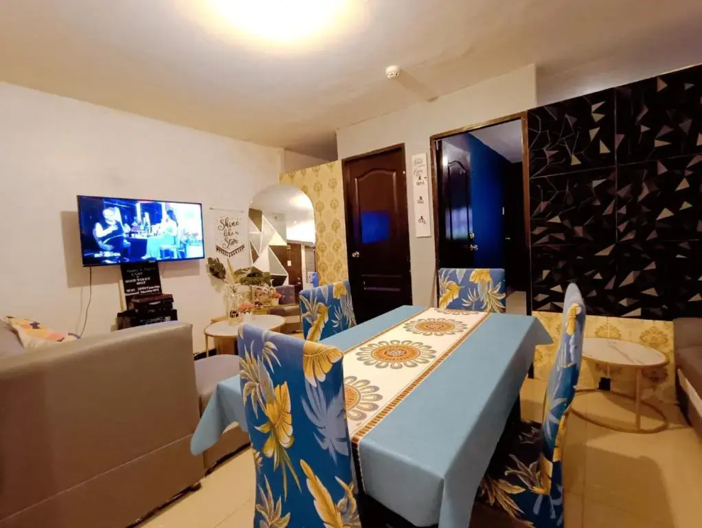 Mamby Gray's Place Balcony, Karaoke ,Wifi,Netflix &Kitchen