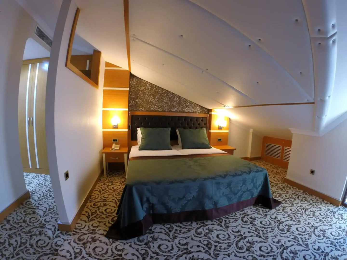 Malahit Exclusive City Hotel