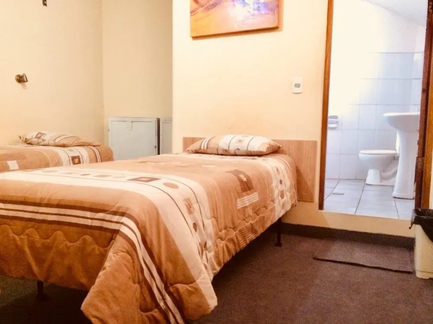 Hostal El Lobo - Hostel