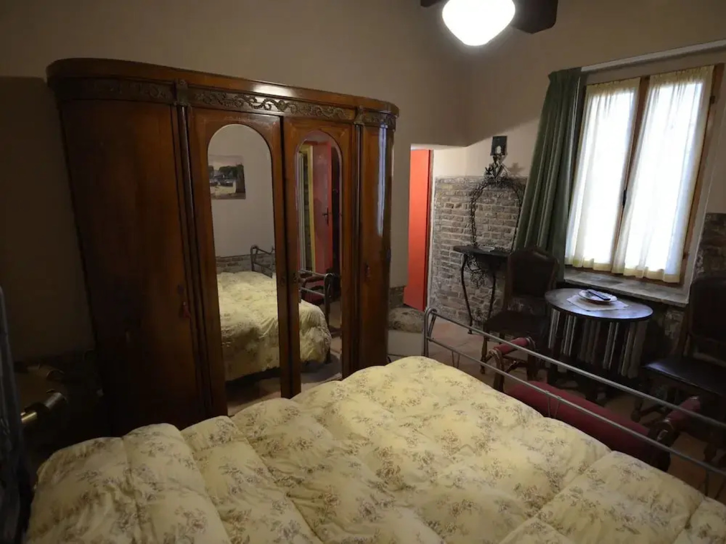 Cushy Apartment With Swimming Pool, Garden,fireplace,parking