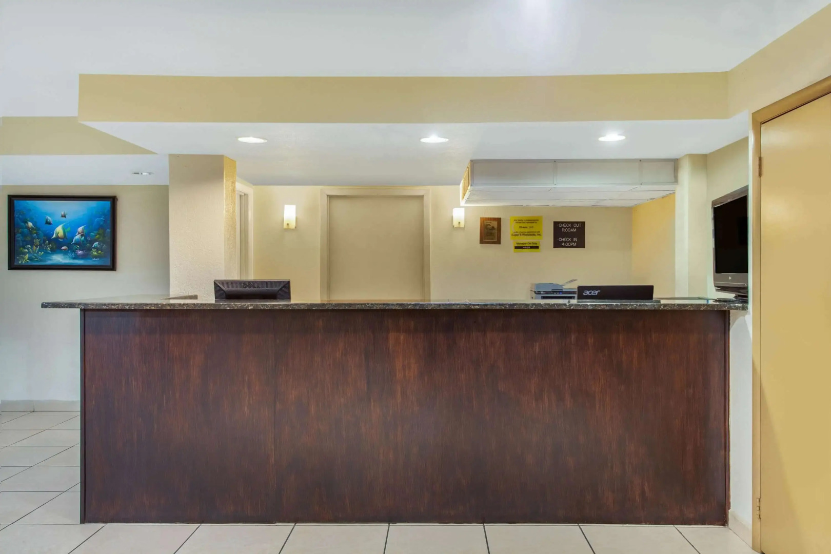 Super 8 By Wyndham Clearwater/Us Hwy 19 N