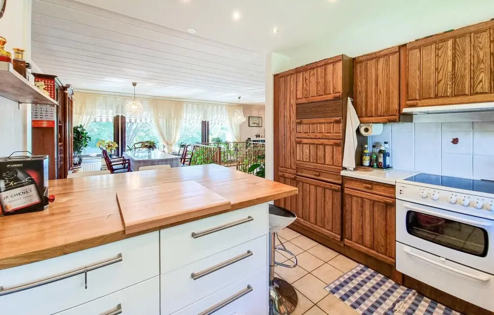 Nice Home in Västra Frölunda With Wifi and 3 Bedrooms