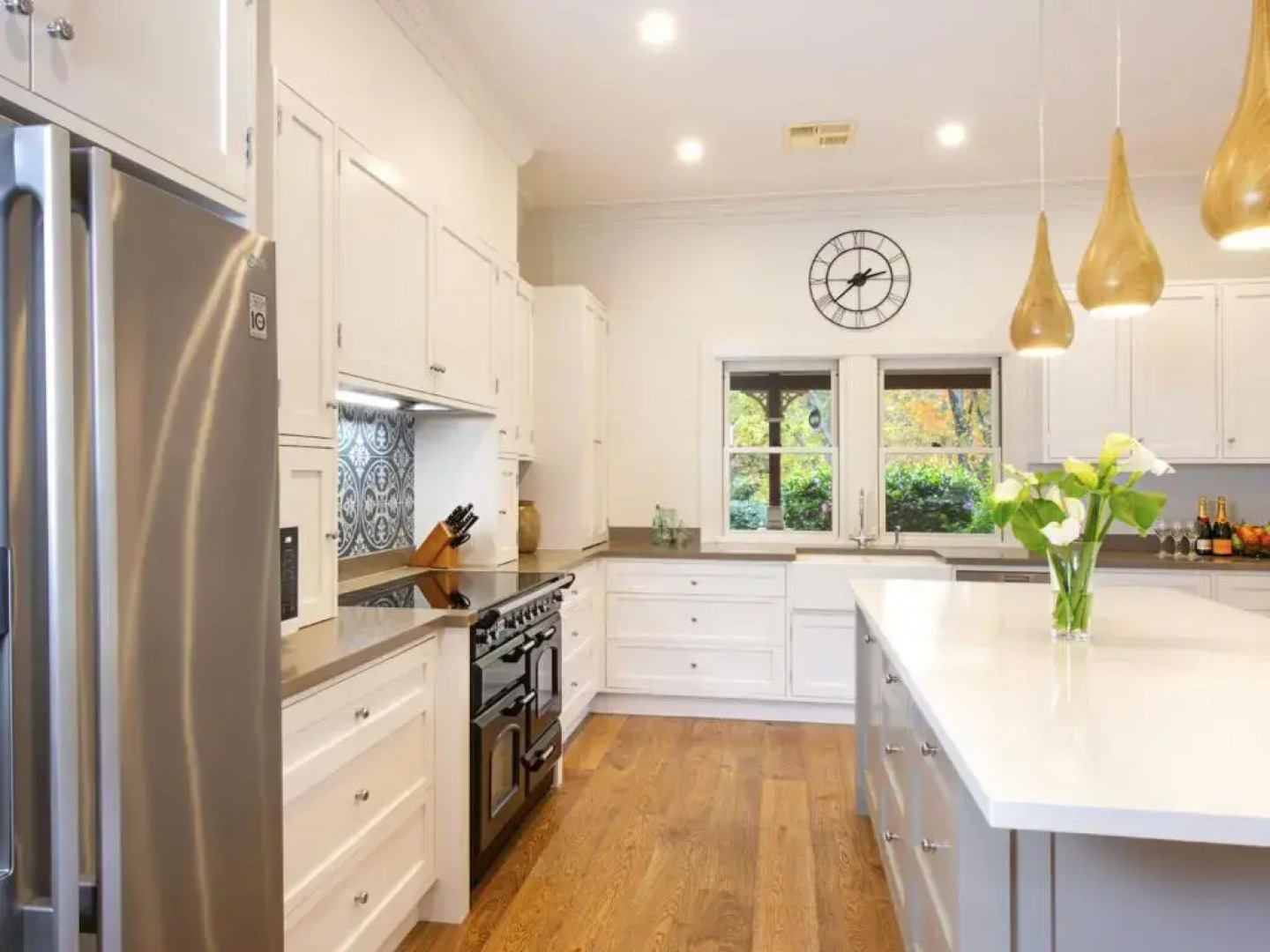 THE ELMS Berry Berry and Surrounds 4pm check out Sundays