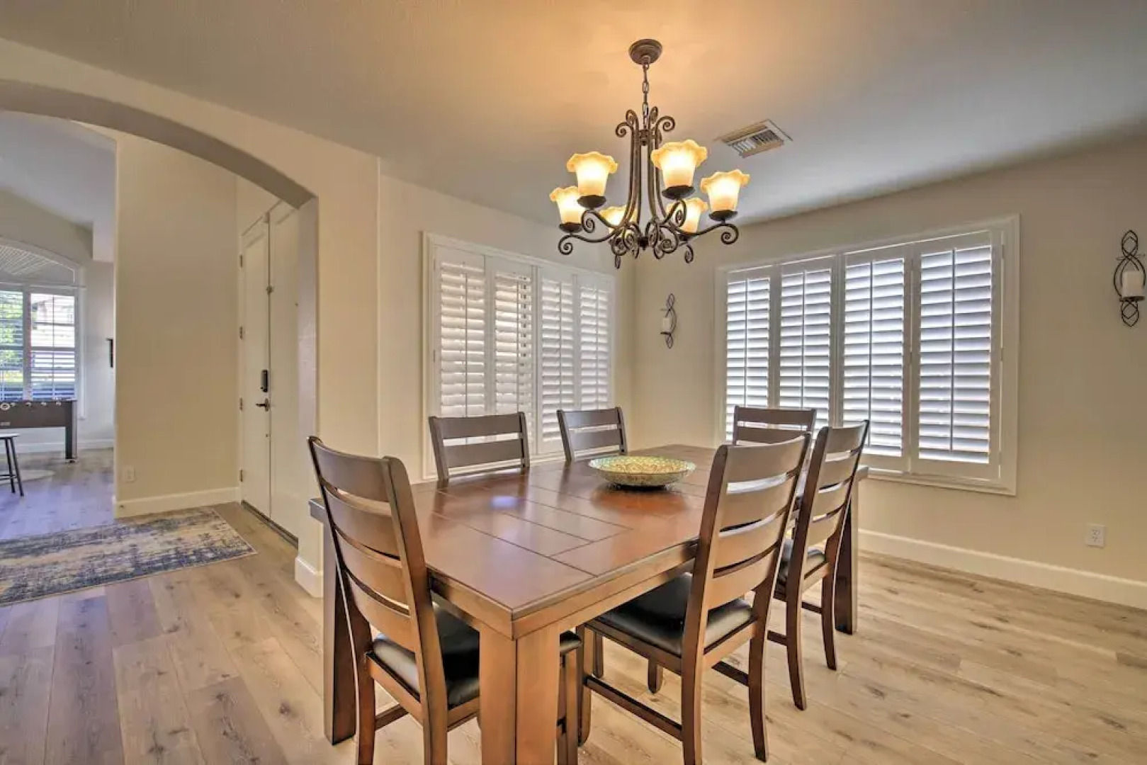 Gilbert Group Getaway: 3 Mi to Dtwn