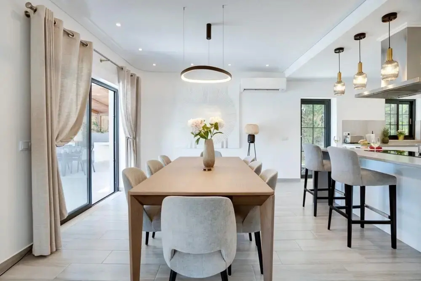 Luxurious 4 bed Villa in Loul