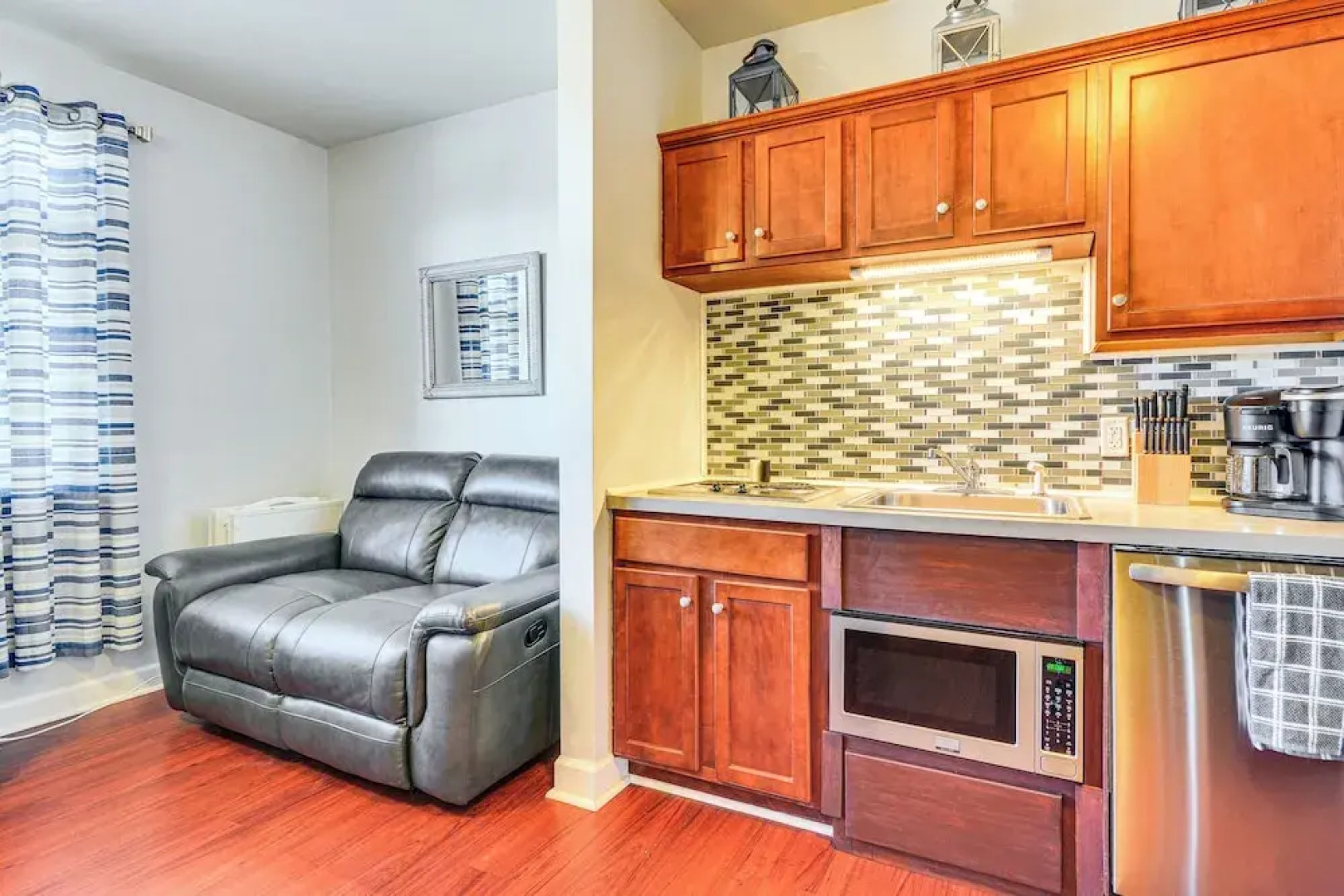 Pool & Lake Access: Mariners Landing Resort Studio