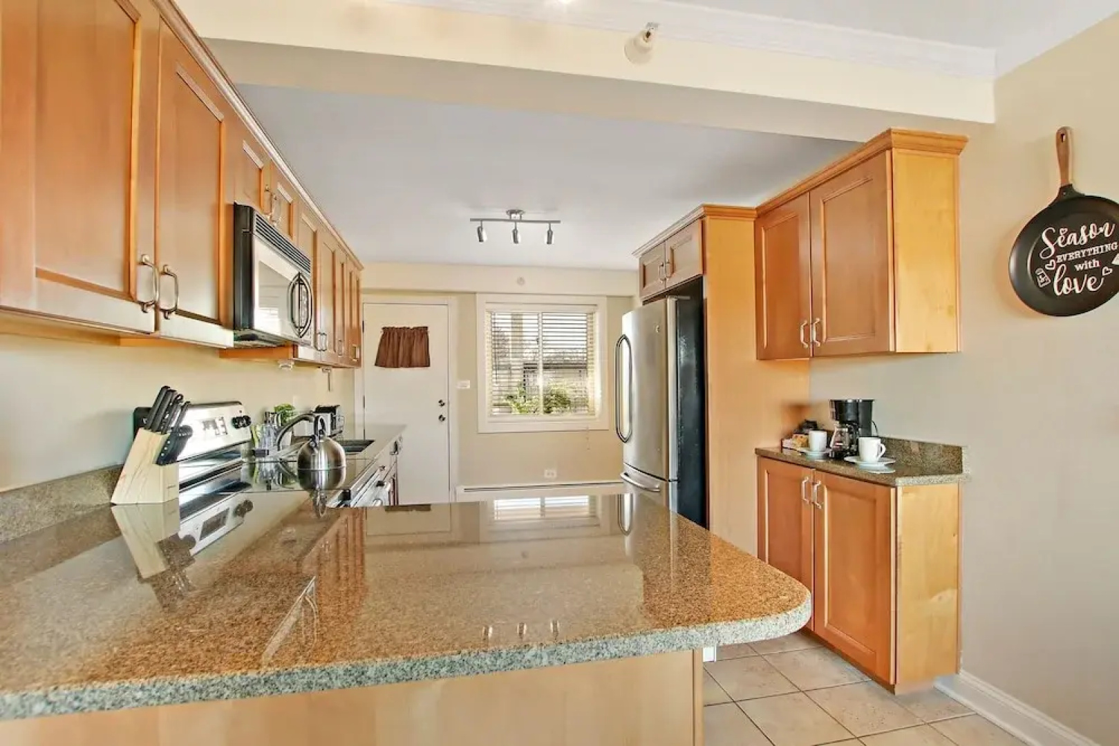 Charming 1BR Apt in Arlington Heights