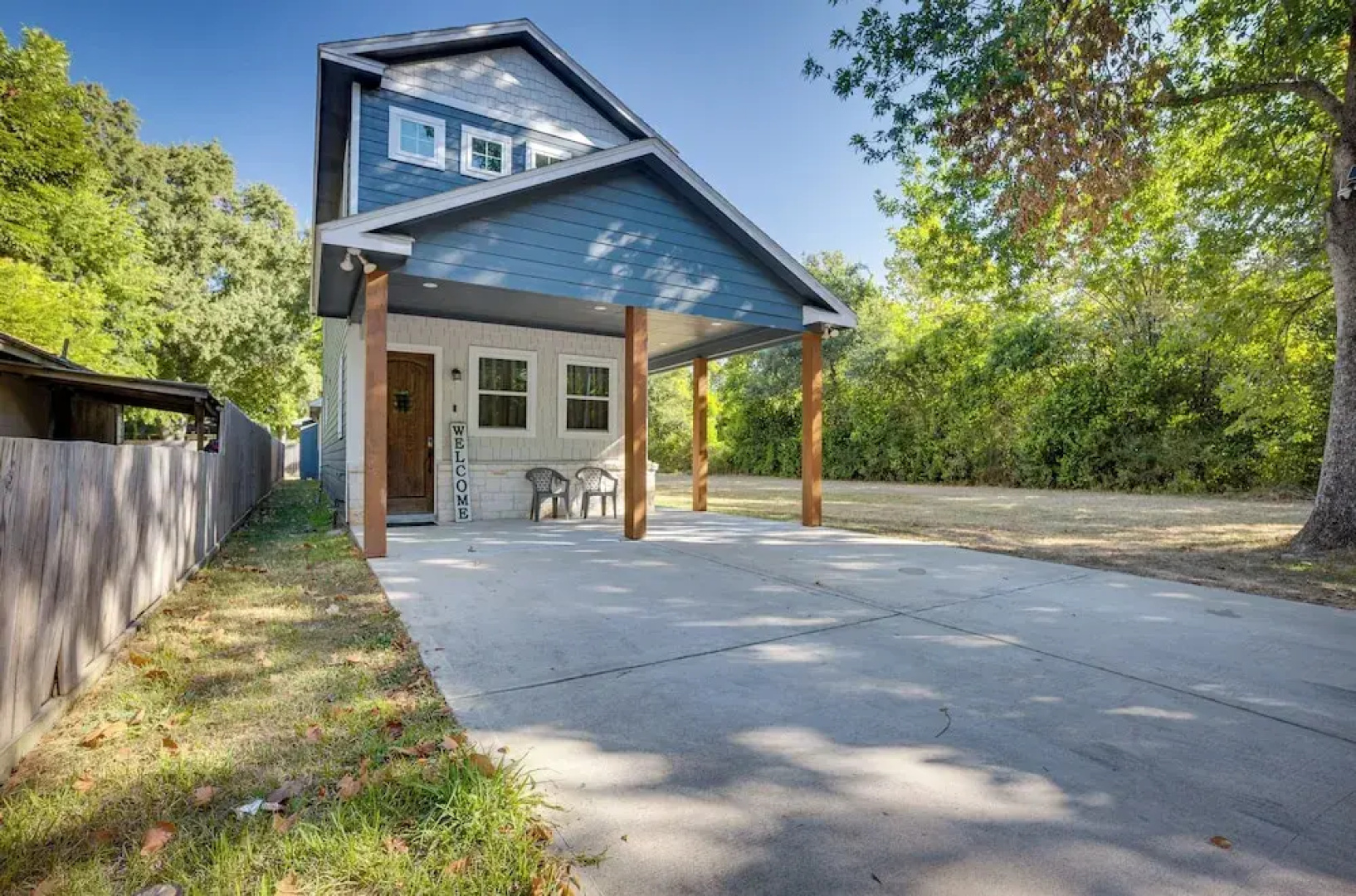 Pet-friendly Tomball Home: Walk to Main Street!