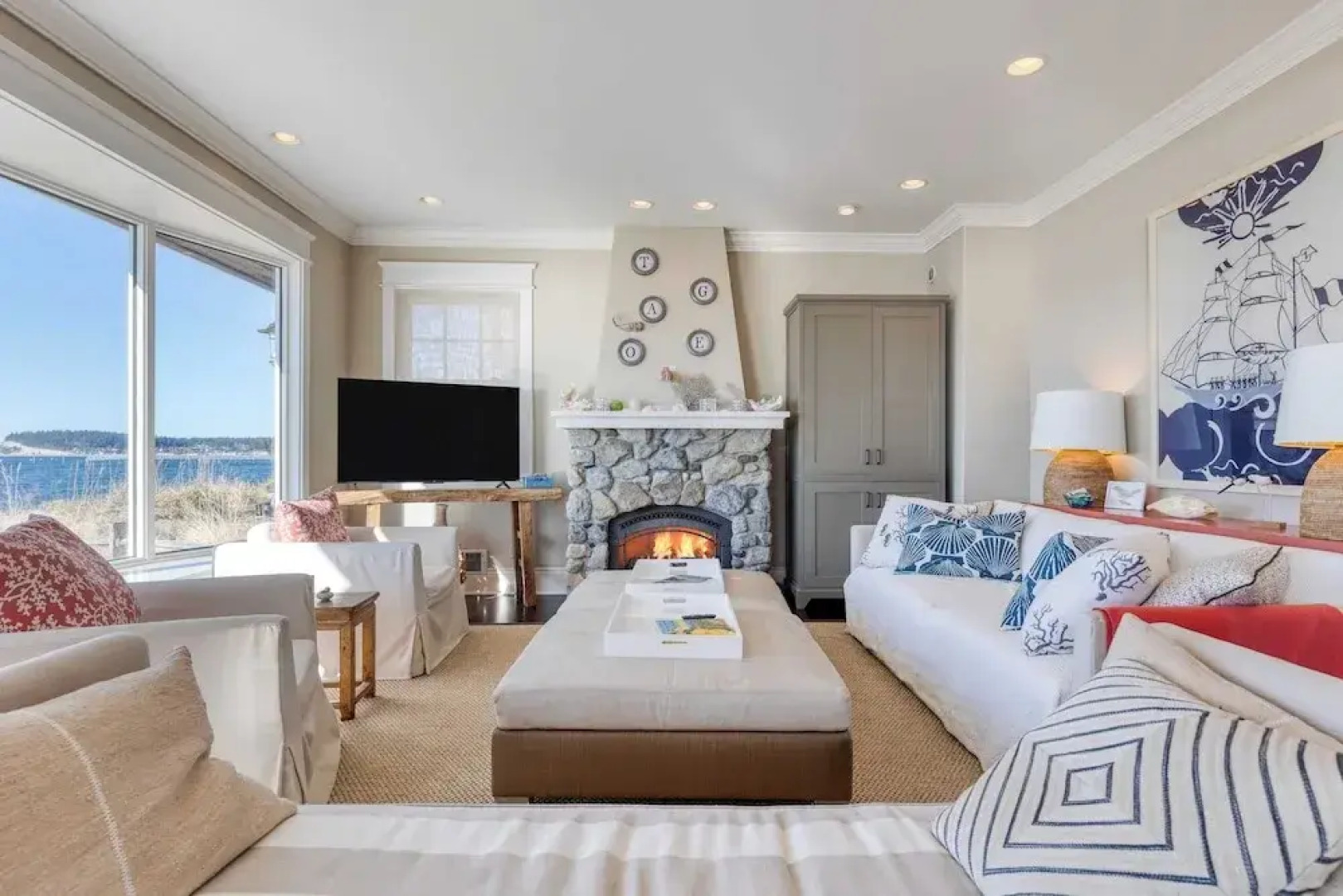 Waterfront 4bdr w Deck Stunning Views Fire Pit Cedar Street by Avantstay