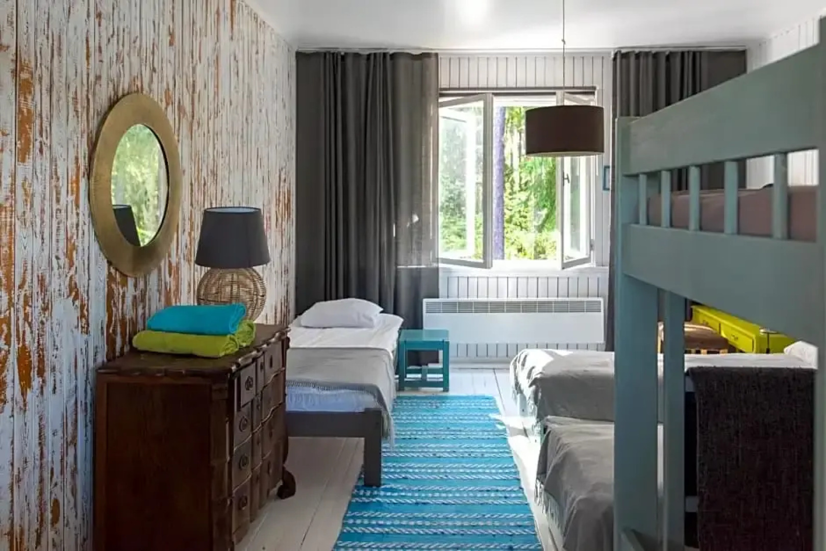 Saarj¿e puhkemaja tuba koos hommikus¿¿giga