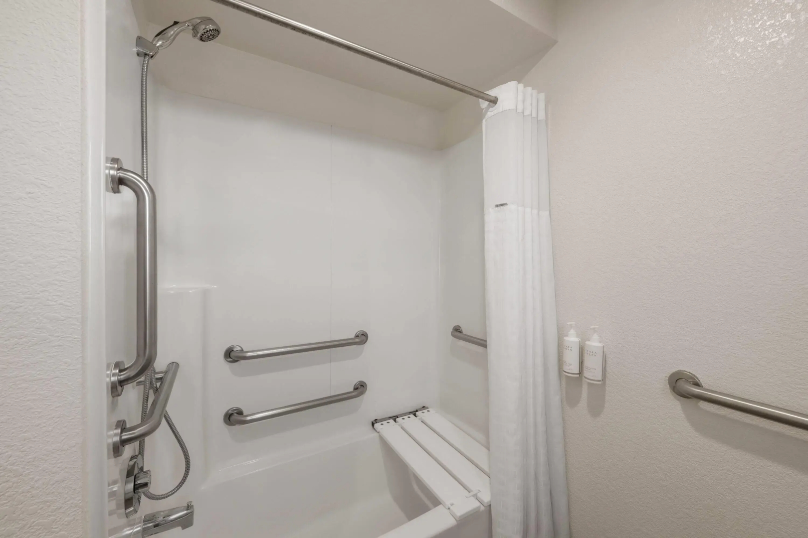 Super 8 by Wyndham Fort Bragg
