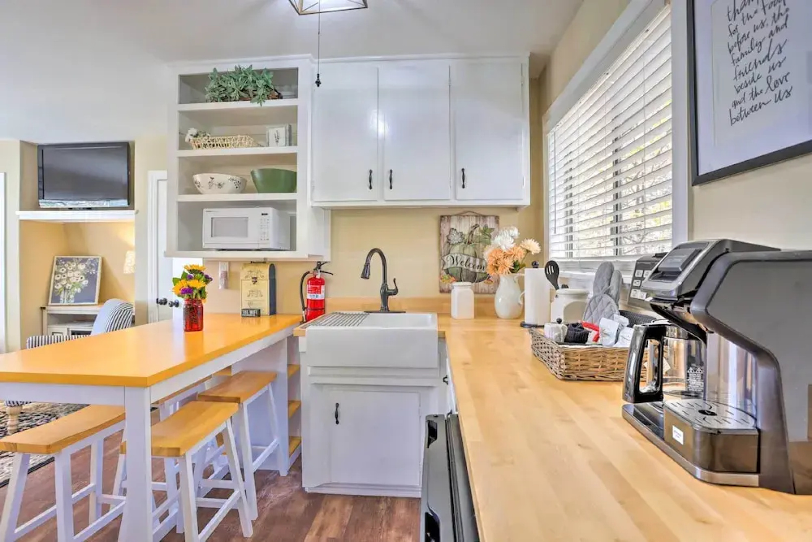 Lake Arrowhead Studio Near Hiking w/ Hot Tub