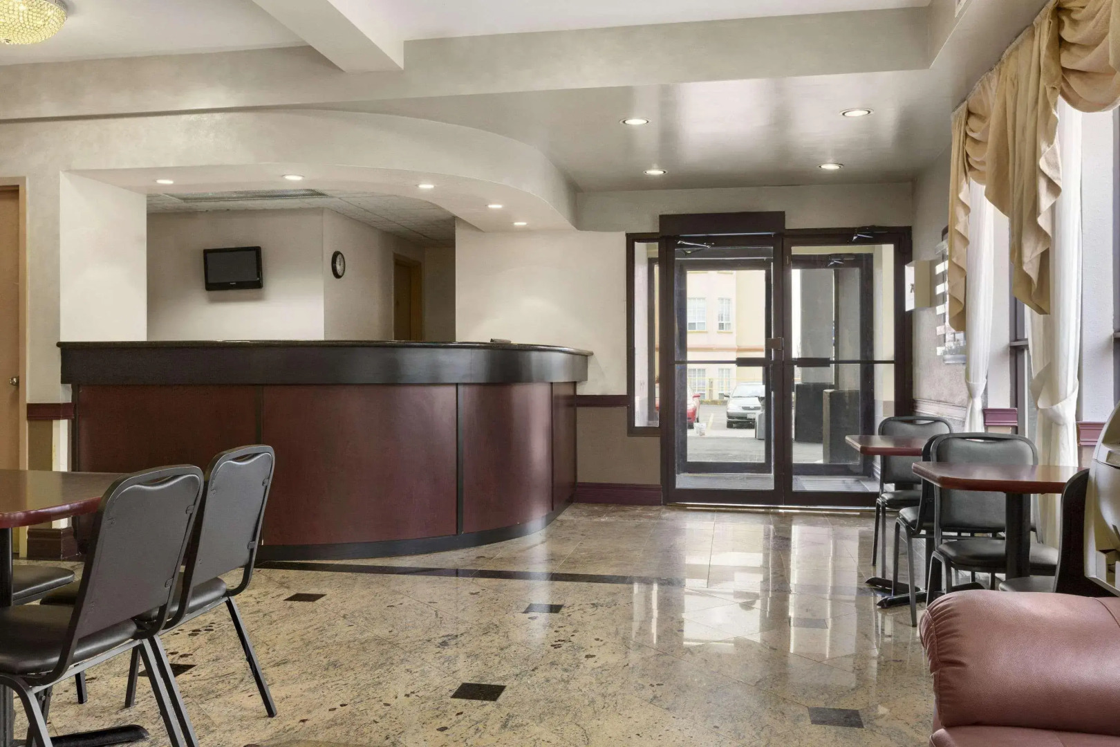 Days Inn - Toronto East Lakeview