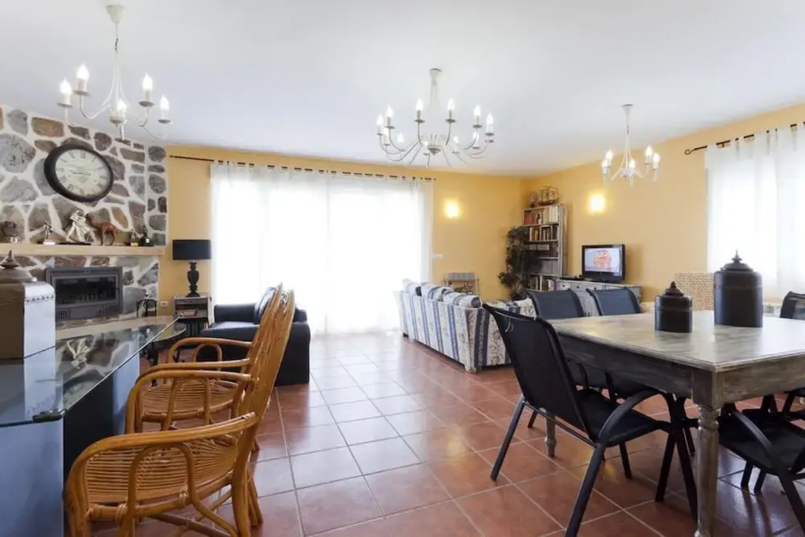 House With 6 Rooms in Nava de la Asunción, With Private Pool, Terrace, Enclosed Garden and Wifi