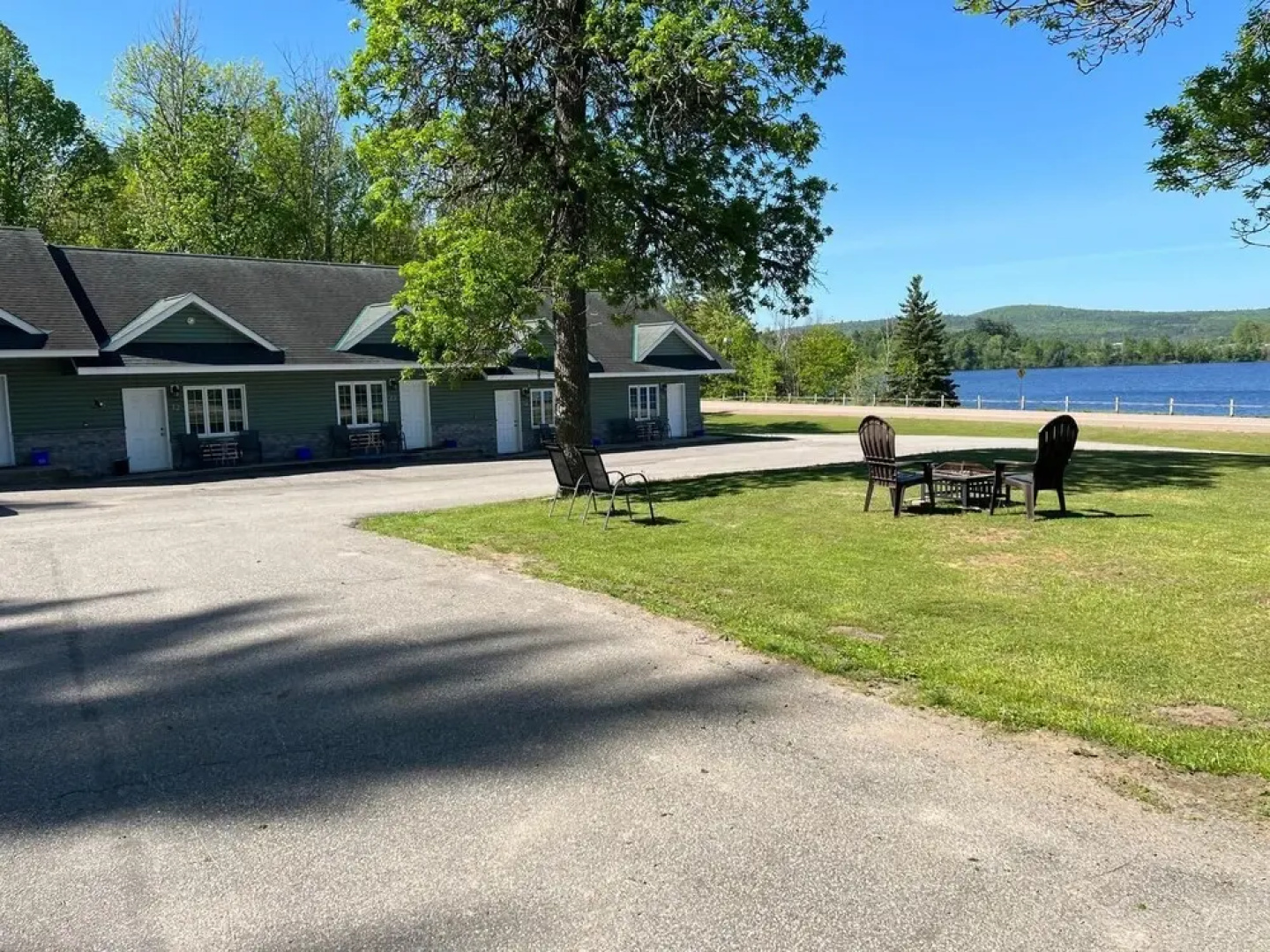 The Ash Grove Inn