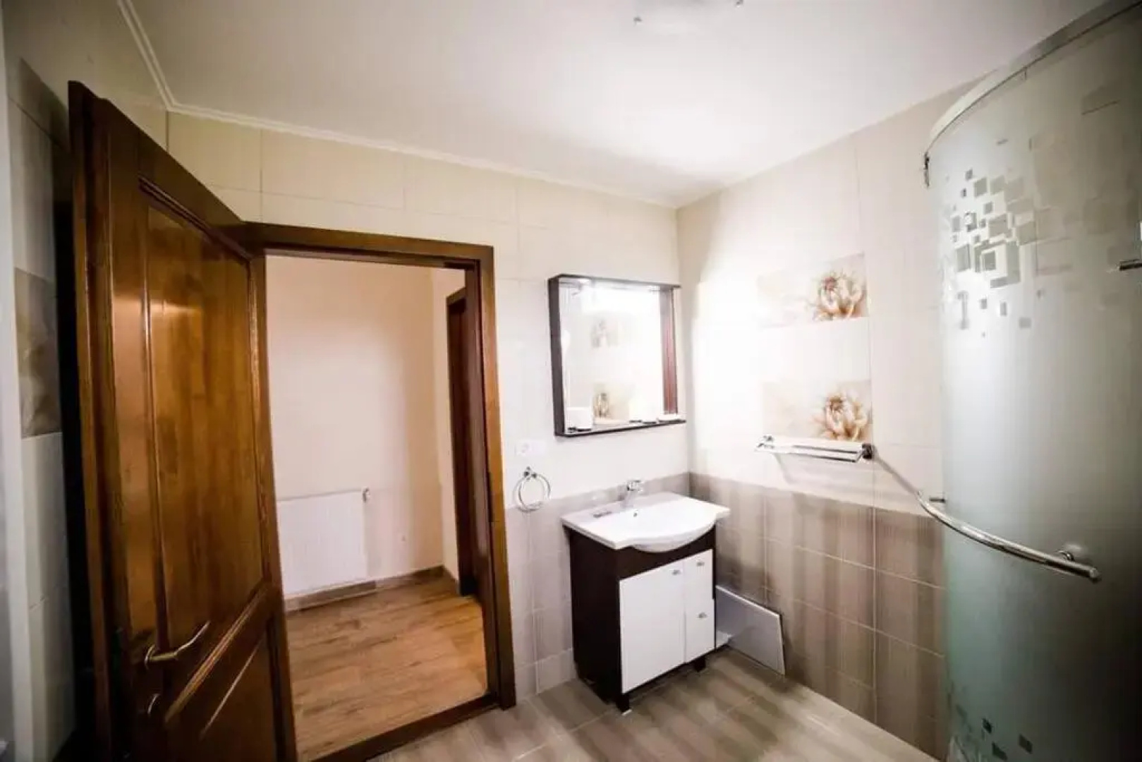 Cheerful 6-bedroom villa with indoor fireplace - price for entire property