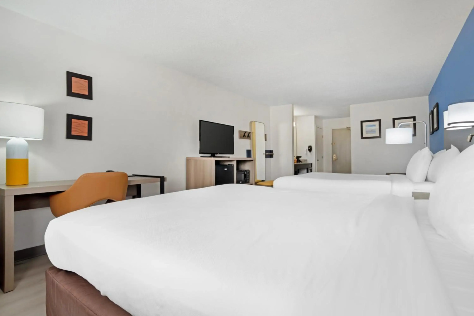 Magnolia Bay Hotel & Suites