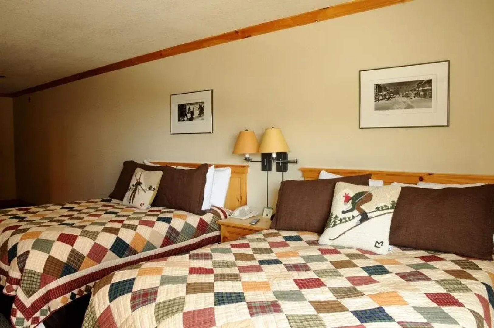 Schweitzer Mountain Resort White Pine Lodge