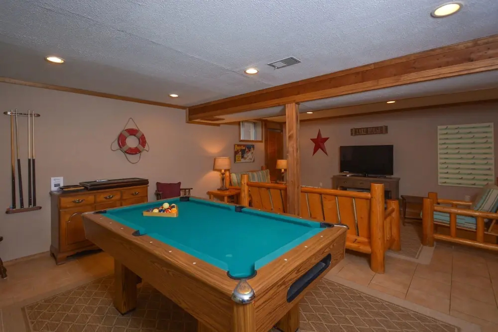 Four SKIsons 3 Bedroom House