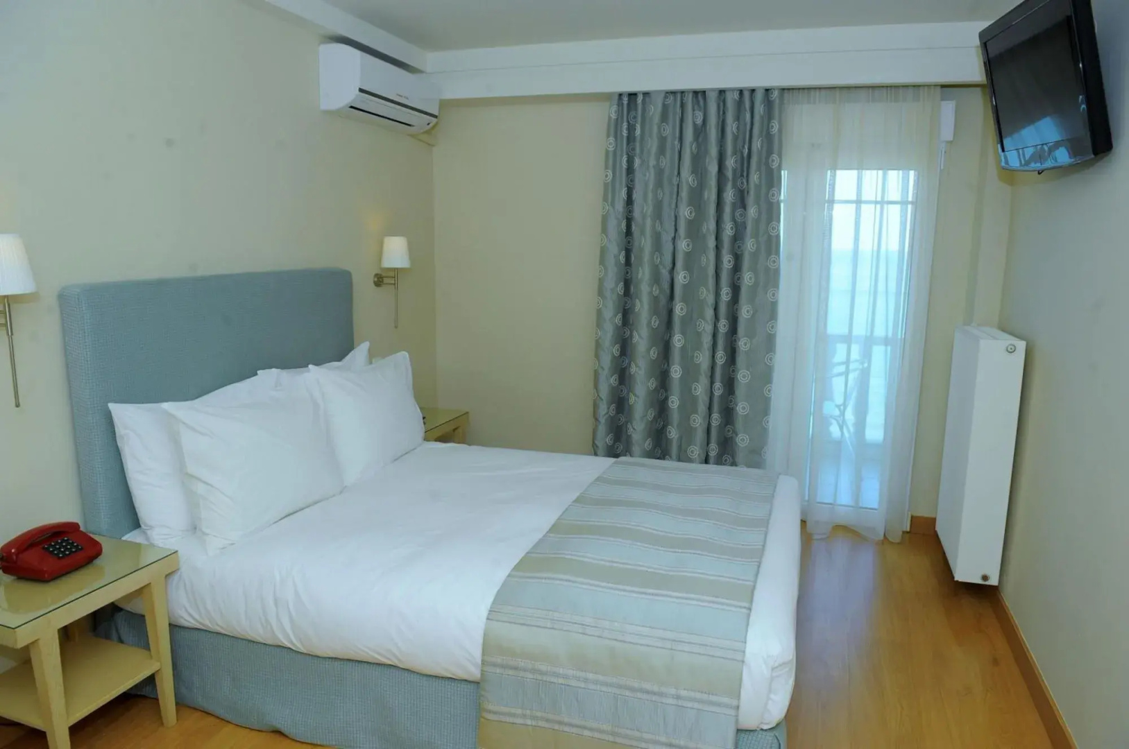 Avra Hotel