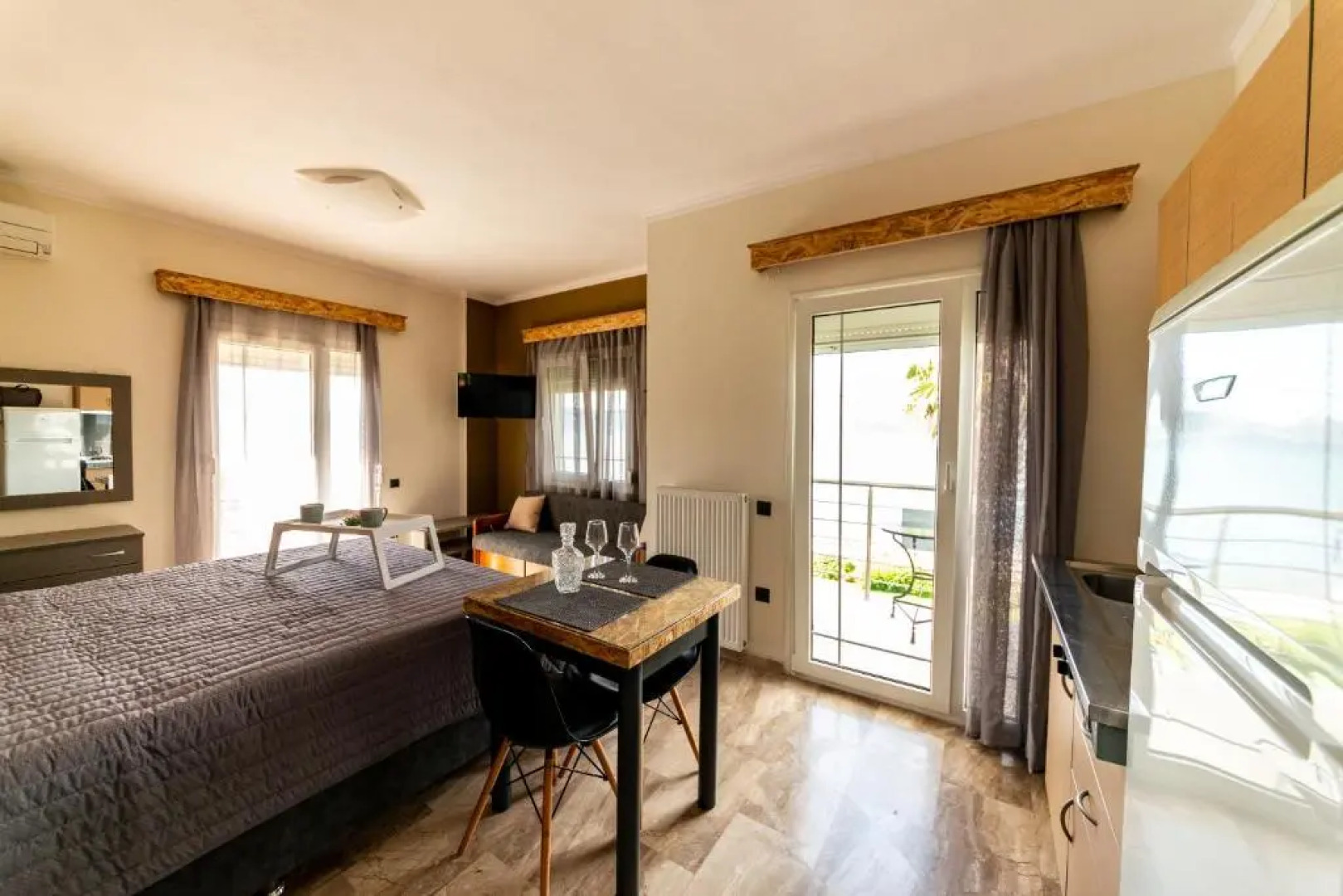 Gera Bay Studios and Apartments