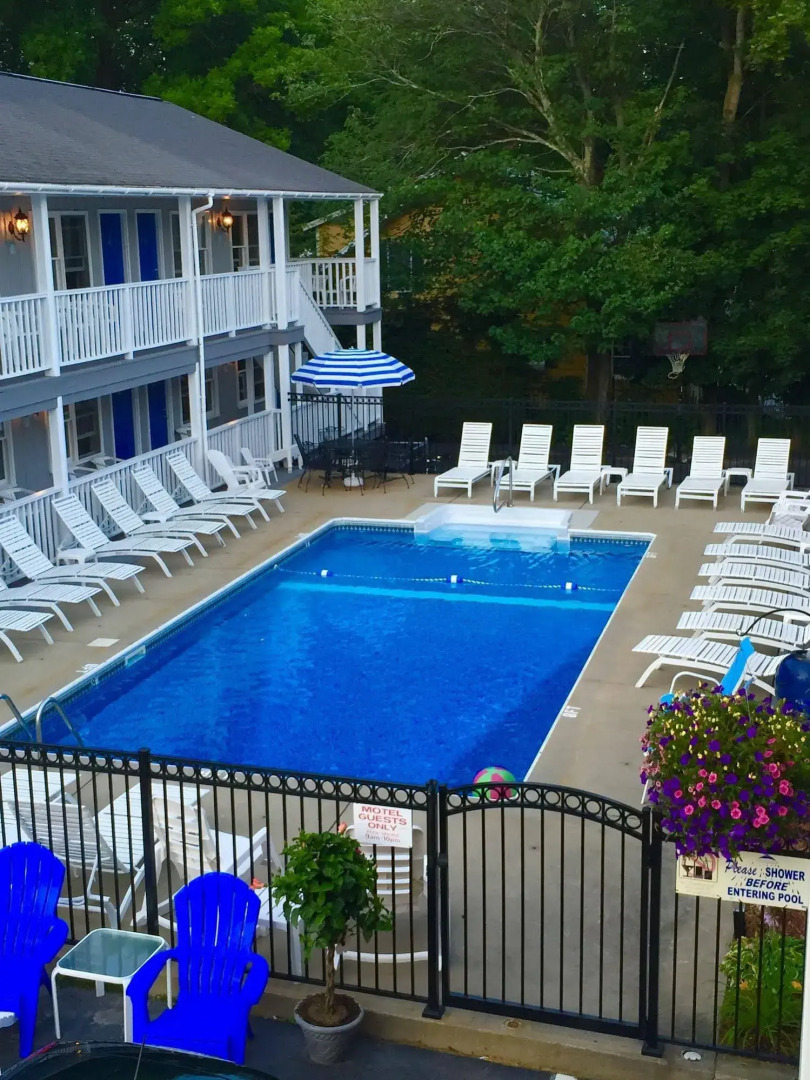 Stage Run By The Sea