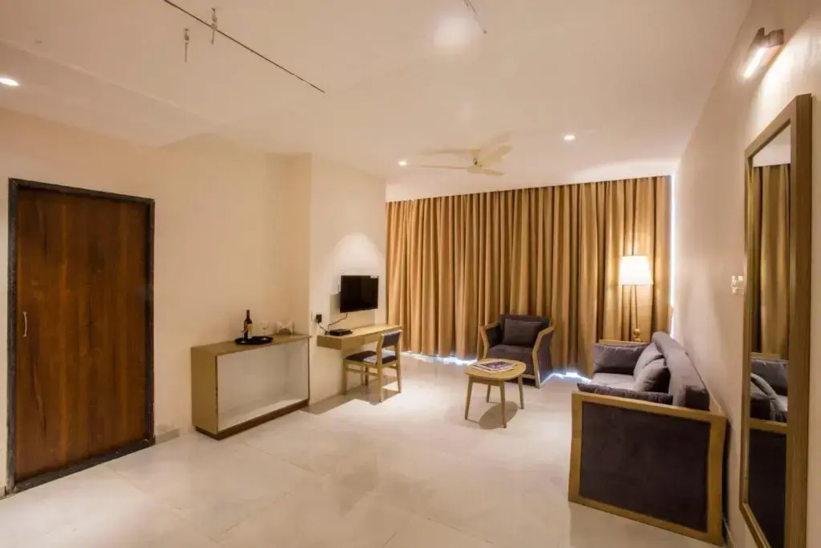 Sapphire Premium Hotel & Suite