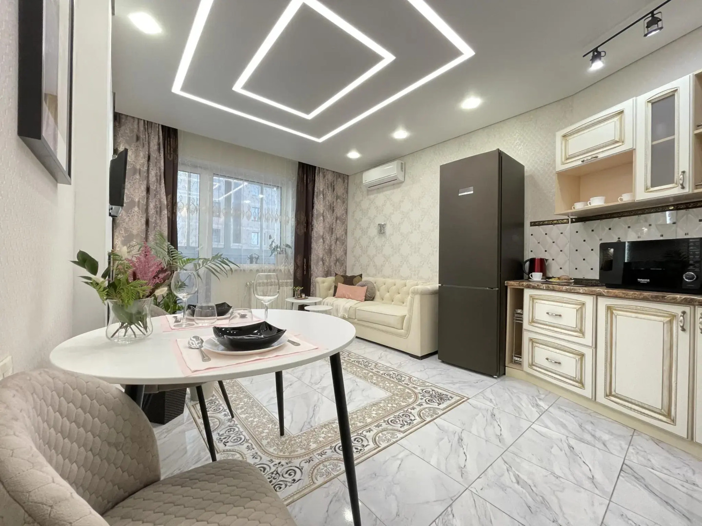 Сутки как дома на улице Дуси Ковальчук