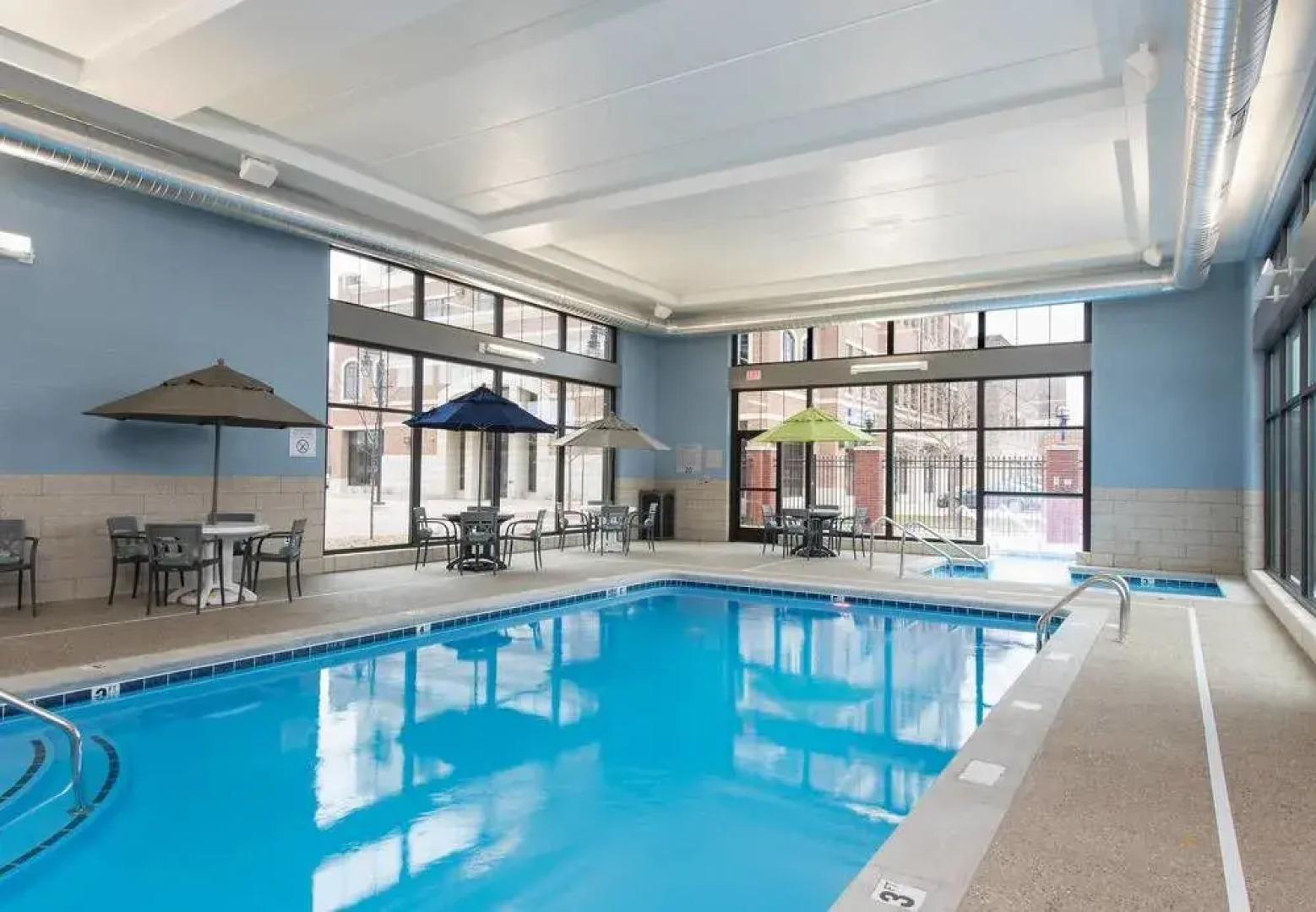 Courtyard Holland Downtown