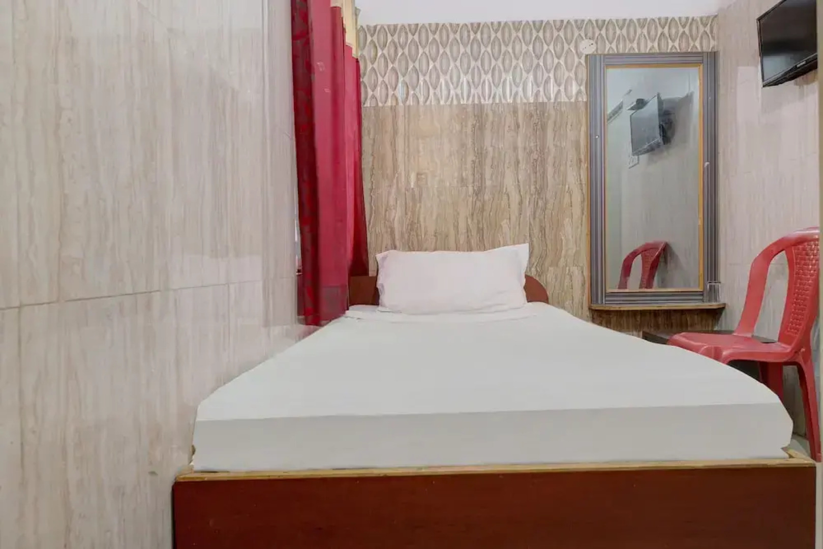 SPOT ON 38681 Sai Palace Lodging & Boarding