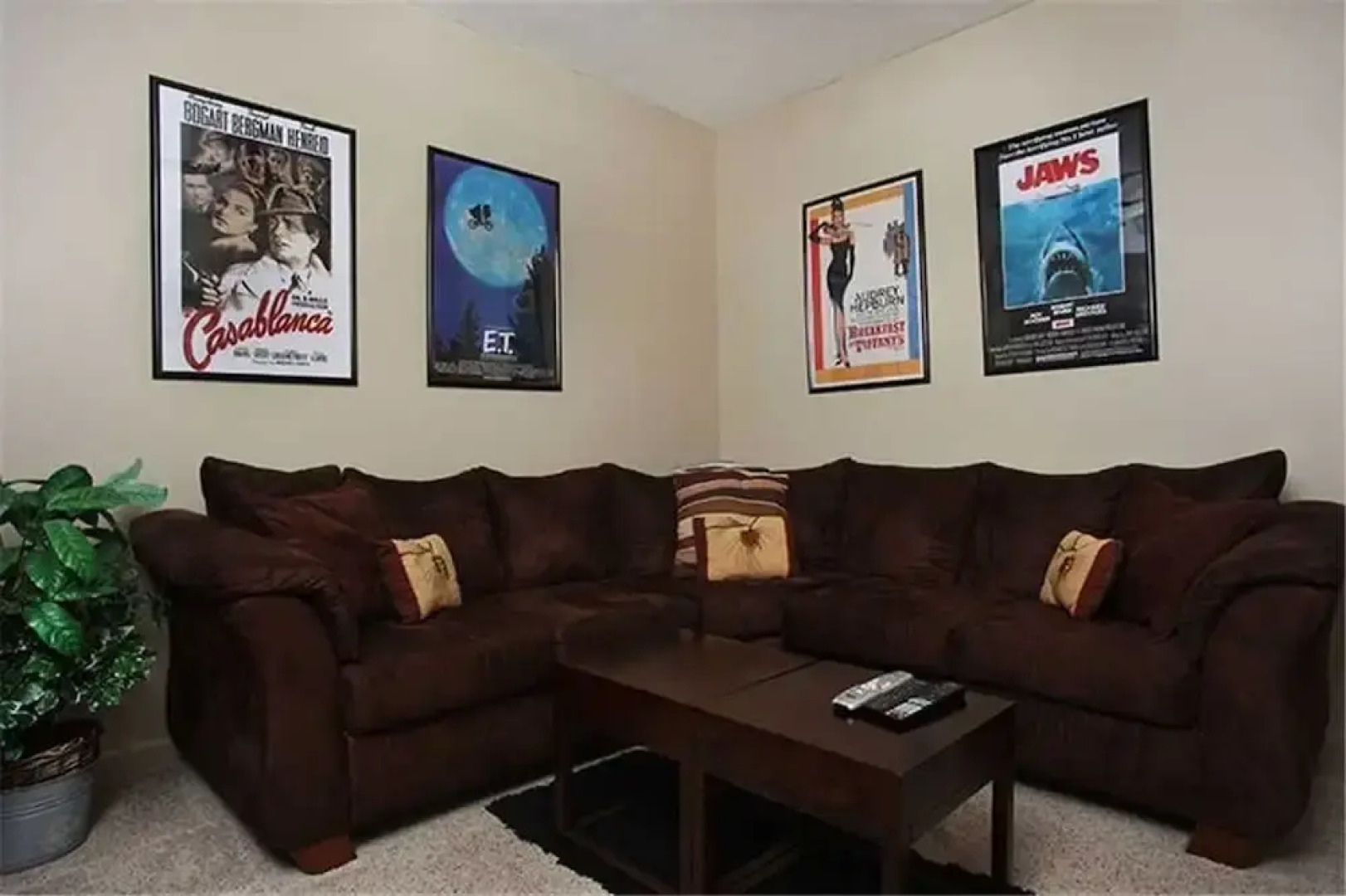 On Eagles Wings 2 Bedroom Mountain View Home with Hot Tub