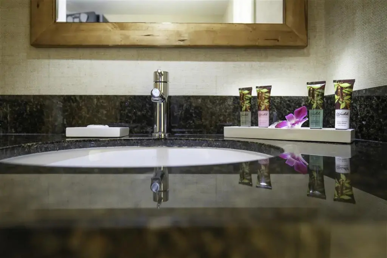 Waikiki Resort Hotel