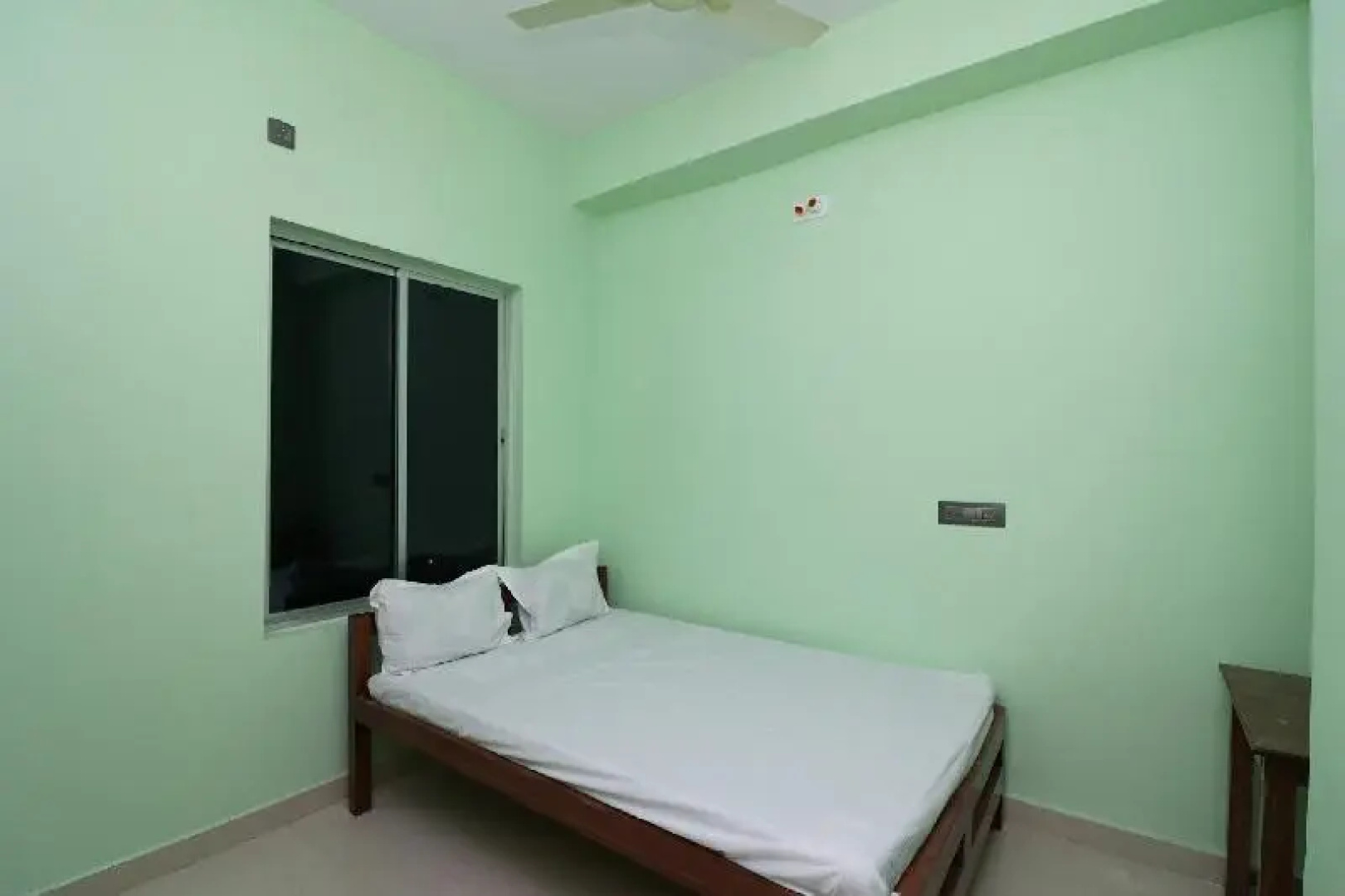 SPOT ON 41904 Hotel R.r Palace