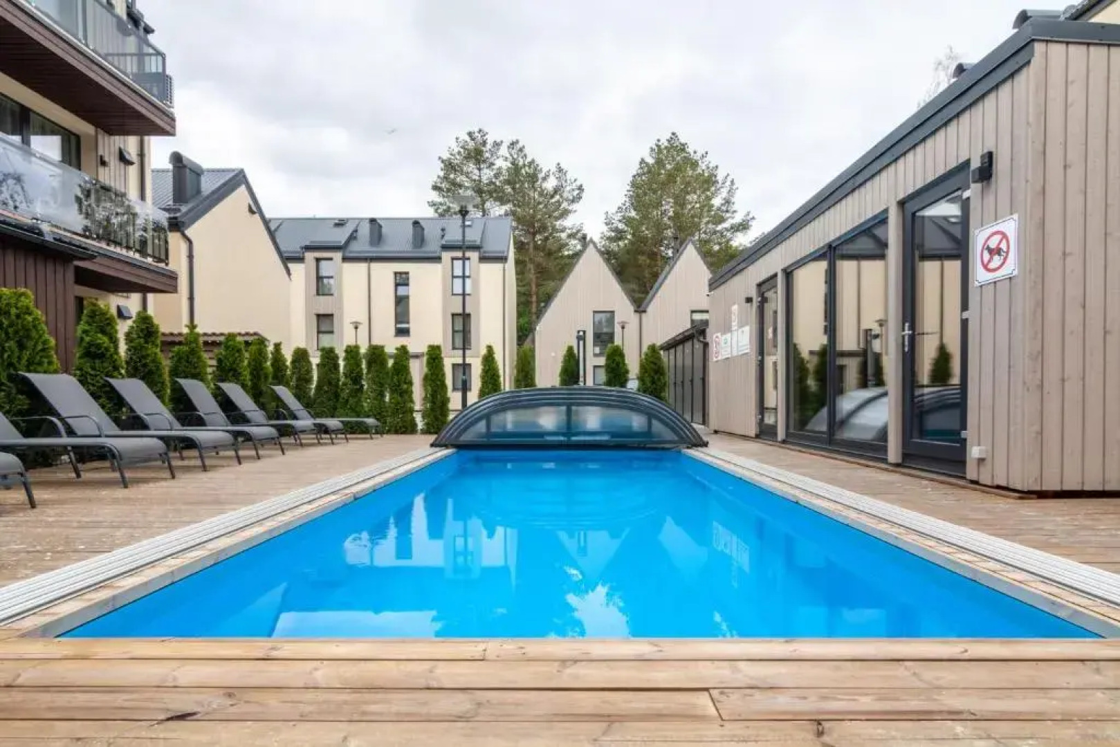 VineWood Apartment, By Cohost