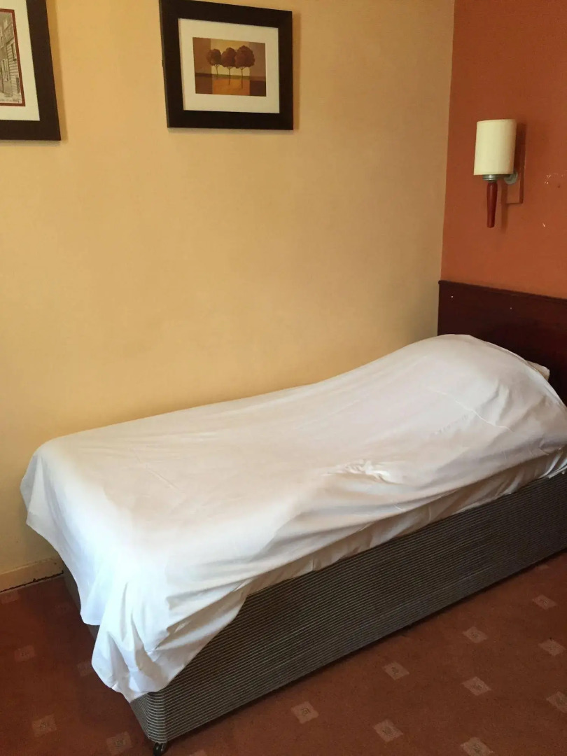 The Royal Victoria & Bull Hotel