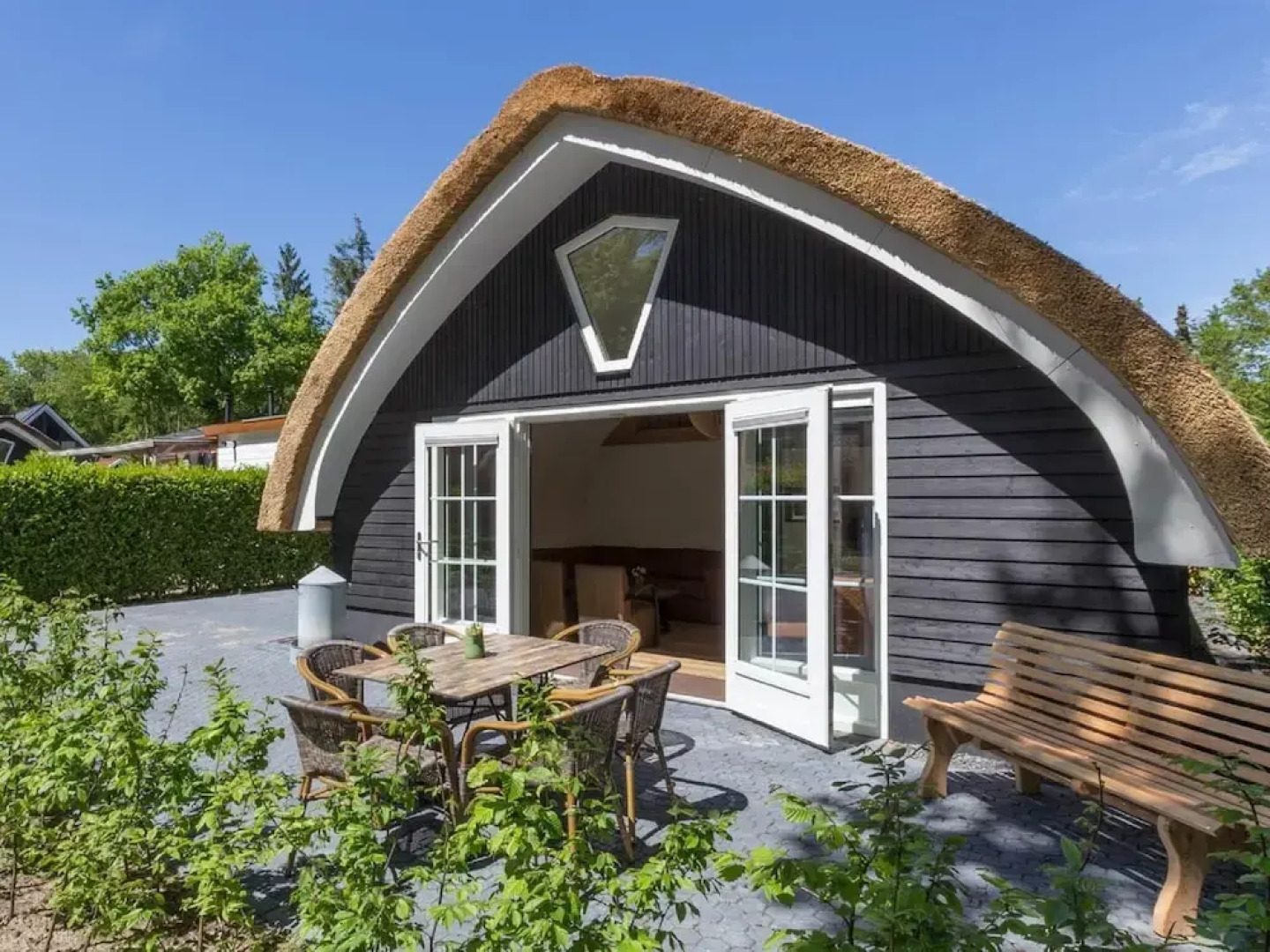 Beautiful Cottage Near Giethoorn