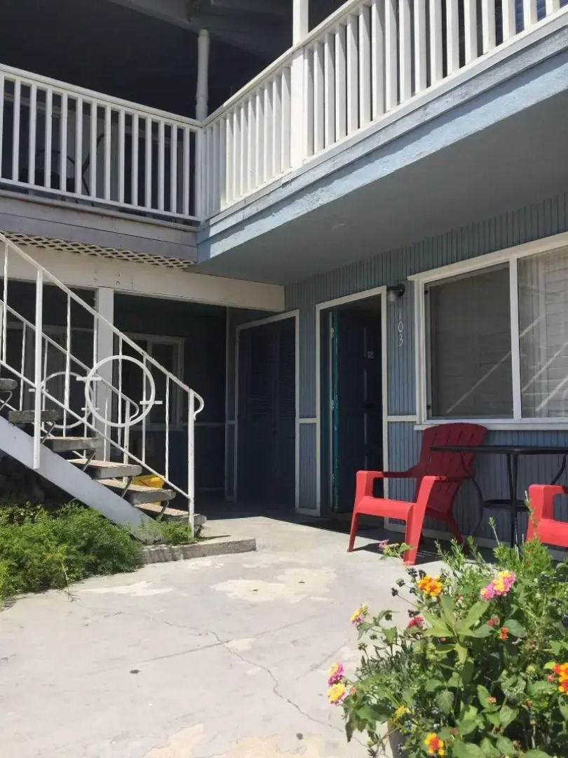 The Shores Inn and Beach Houses