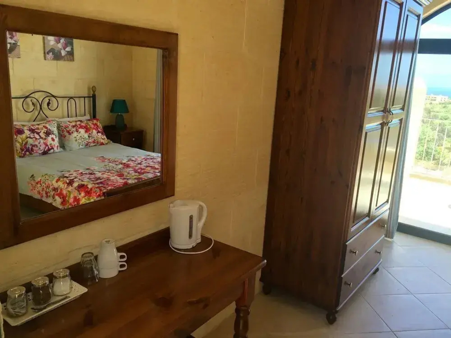 Ellie Boo Bed & Breakfast