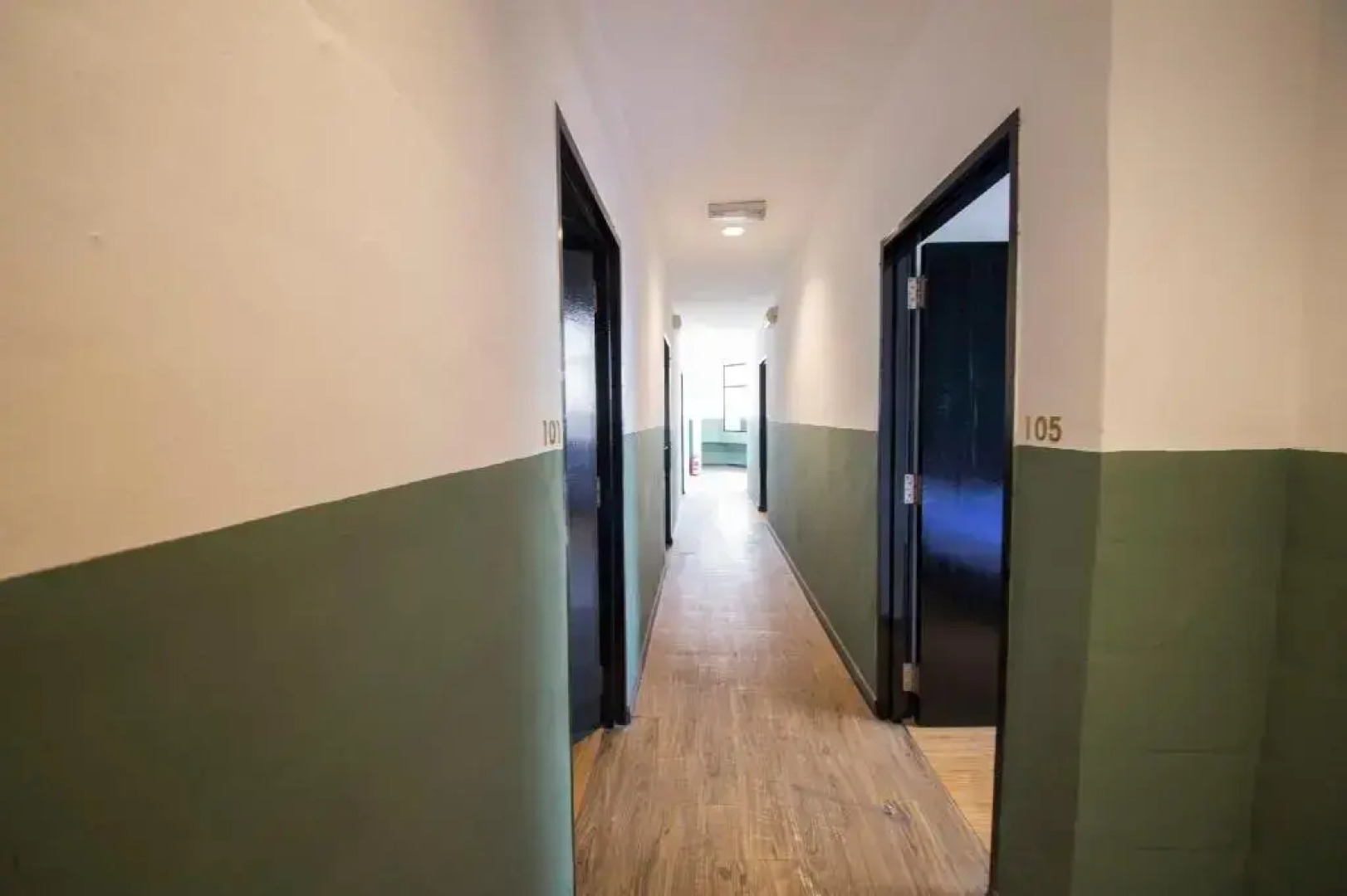 Room V @ Jalan Megat