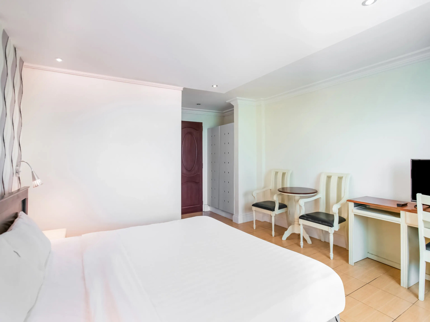 OYO 252 Hotel Euroasia (Vaccinated Staff)