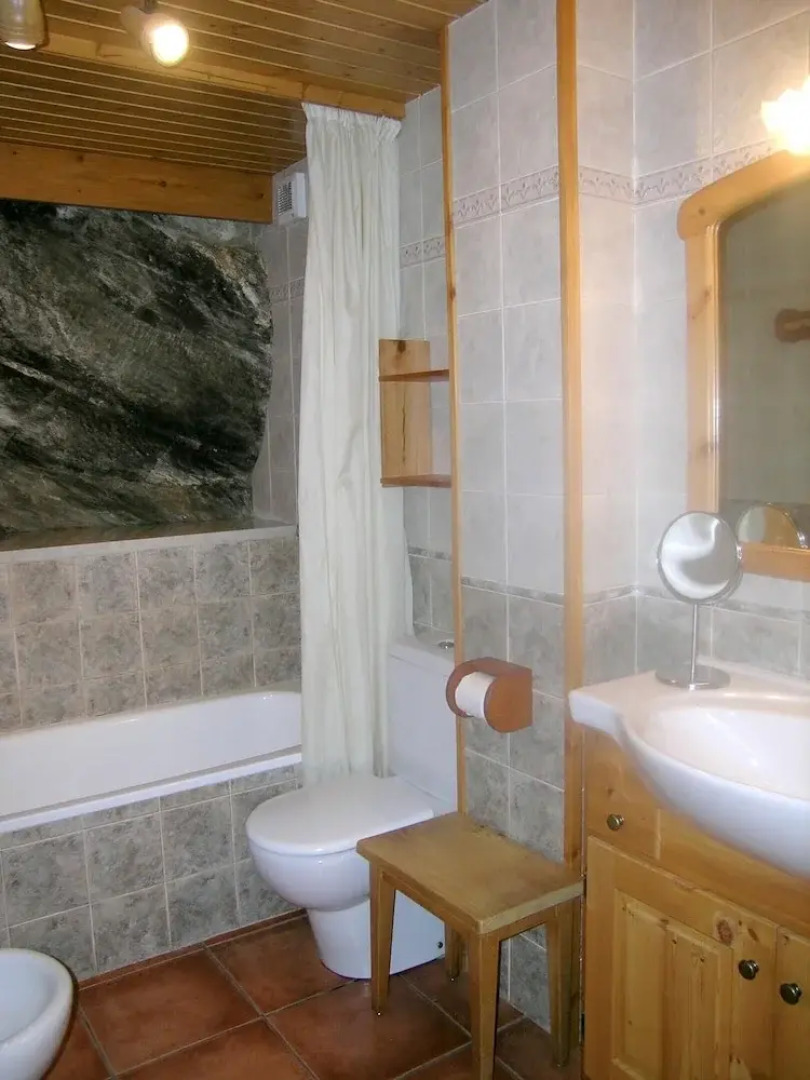 House With 4 Bedrooms in Turbiàs, With Wonderful Mountain View, Furnis