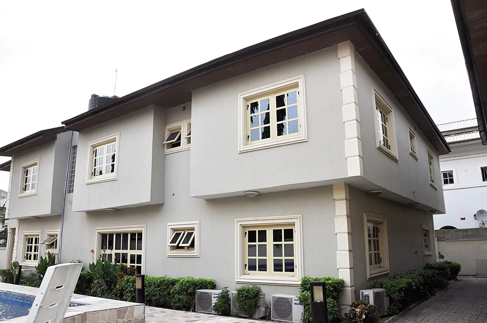 Topaz Luxury Suites & Apartments