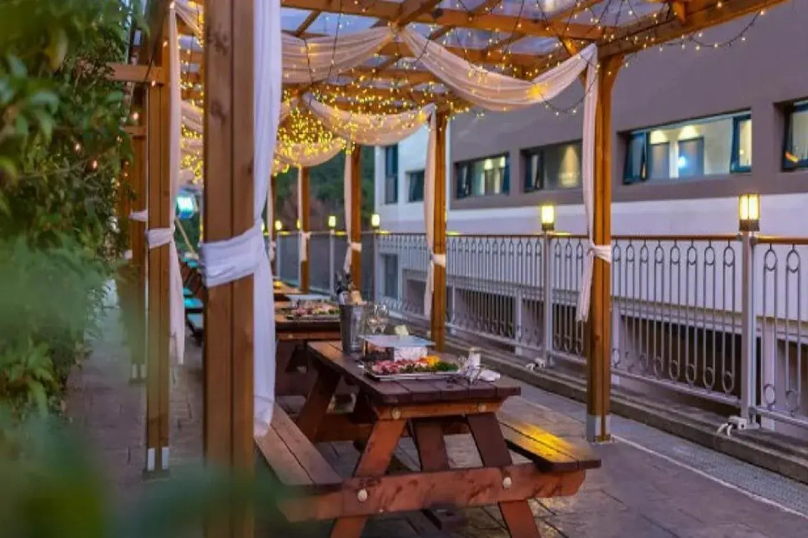 Friemily Pool Villa & Hotel